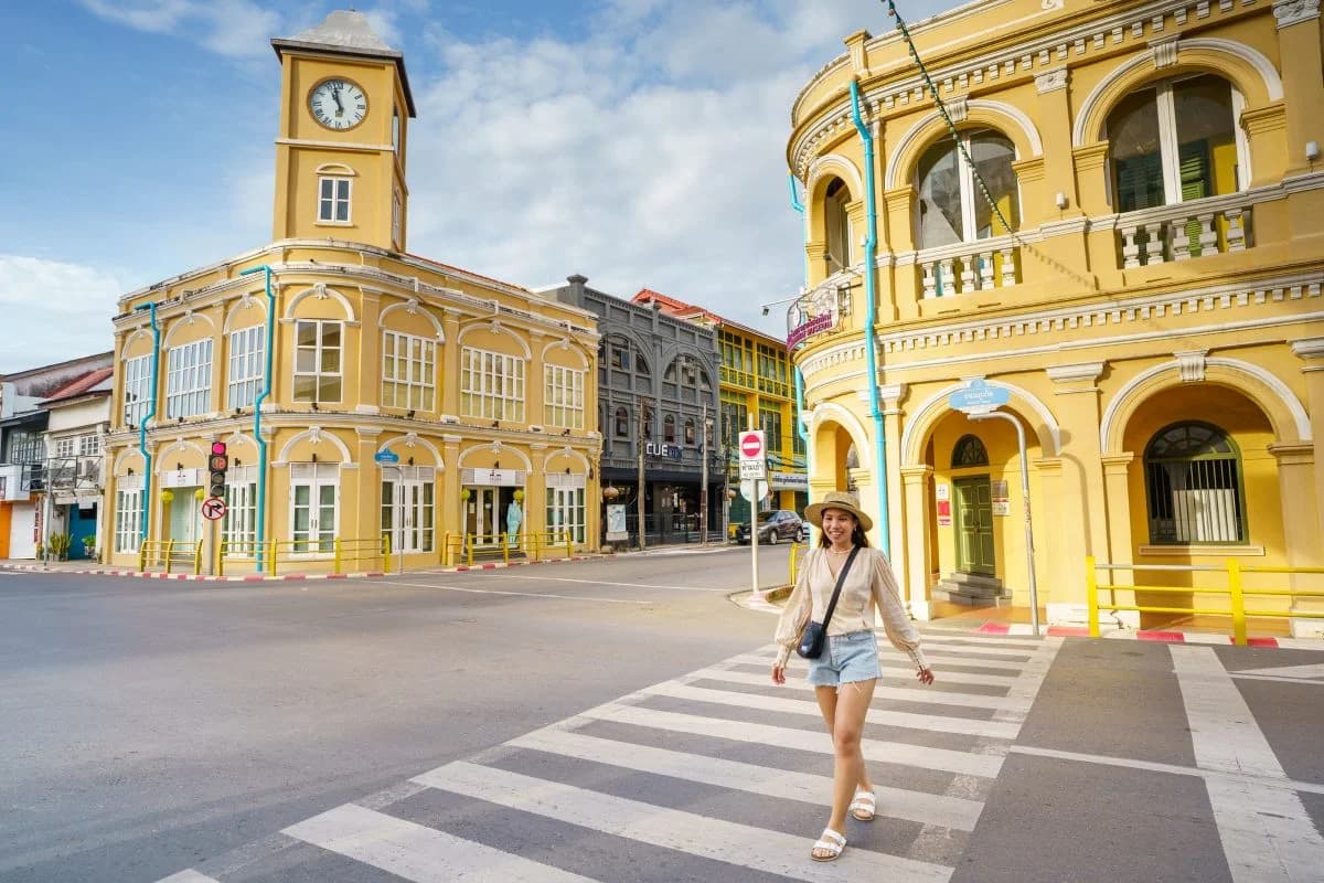 Обзорная экскурсия по Пхукету: Старый город, Ват Чалонг, смотровые и слоны — фото 1